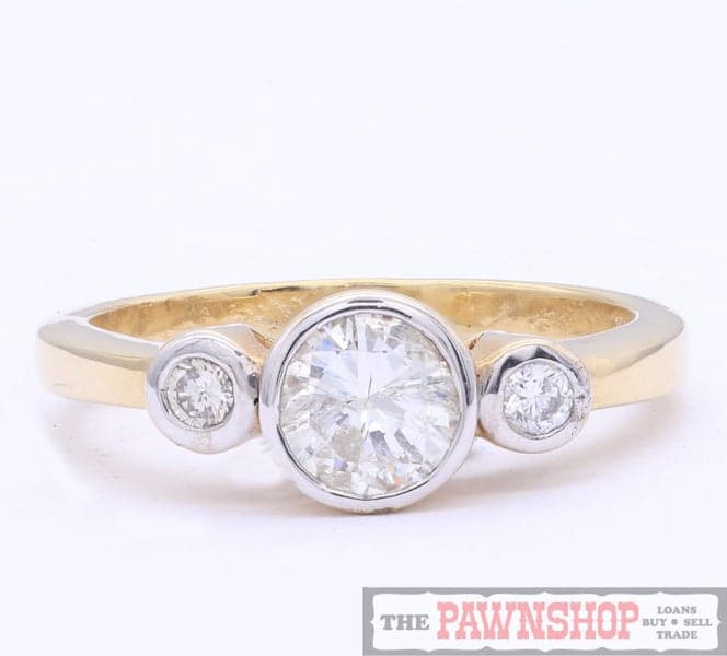 Diamond Solitaire 14ct Yellow Gold Ring w/Side Diamonds