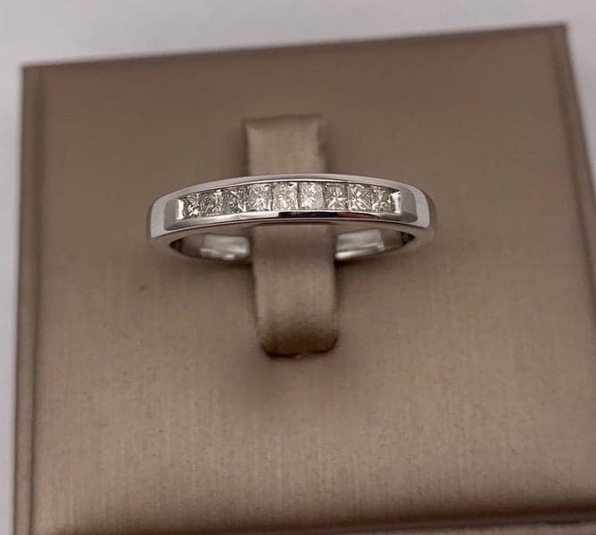 14ct White Gold 0.27ct TDW Diamond Princess Cut Band Ring