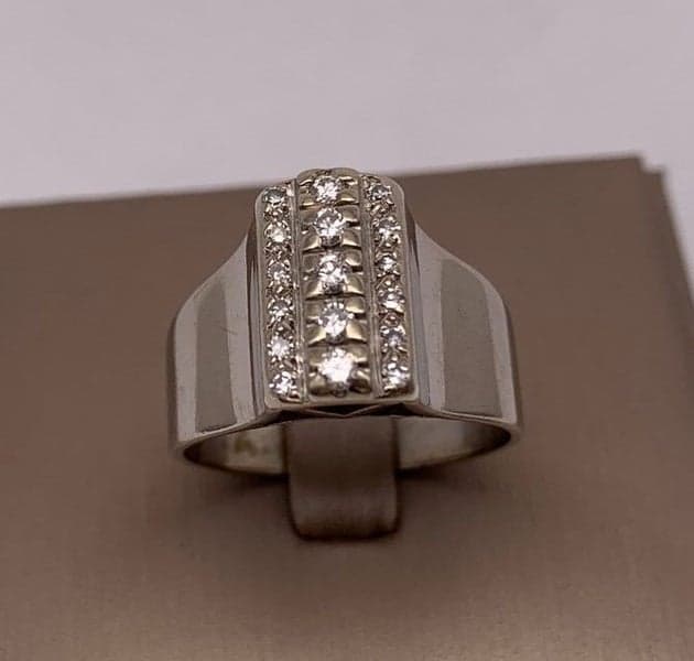 18ct White Gold Handmade 0.27ct TDW Diamond Dress Ring ~ $5,700!