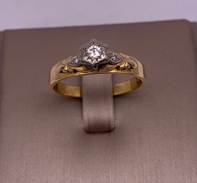 18ct Yellow Gold Diamond Solitaire Ring ~ $3,800!