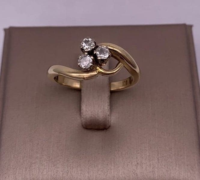 9ct Yellow Gold 0.25ct TDW 3 Stone Diamond Ring ~ $2,300!