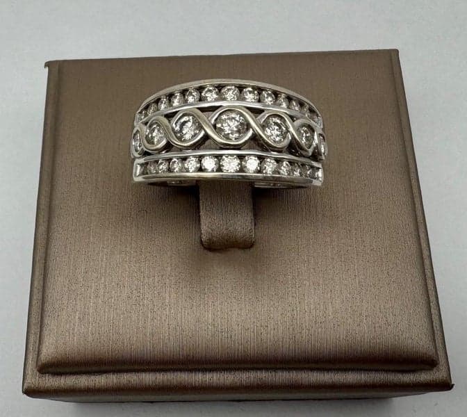 10ct White Gold 1.00ct TDW Diamond Dress Ring ~ $4,100!