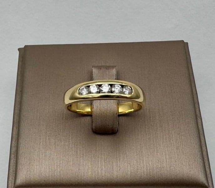 18ct Yellow Gold 0.25ct TDW Diamond Band Ring ~ $2,700!