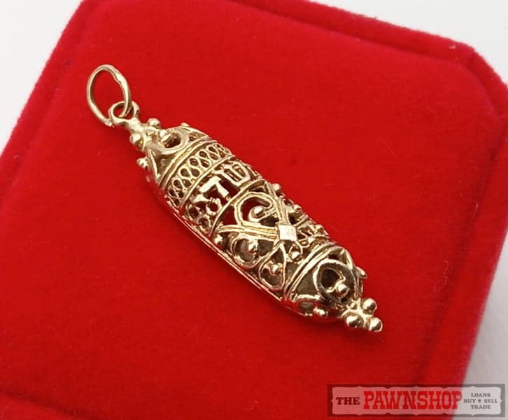 Detailed Filigree Design Mezuzah Charm Pendant in 10ct Yellow Gold 3.70 Grams