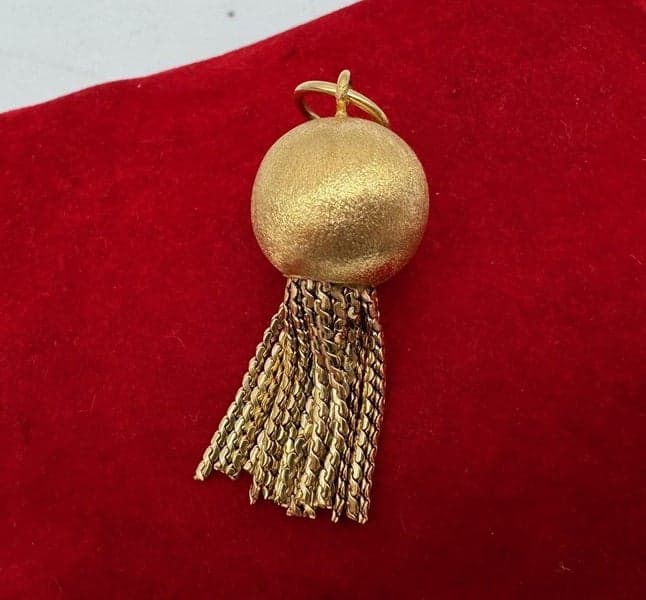 18ct Yellow Gold Tassel Pendant