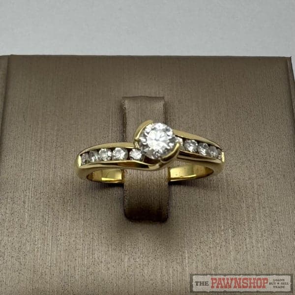 18ct Yellow Gold 0.50ct TDW Diamond Solitaire with Shoulder Diamonds ~ $4,100!