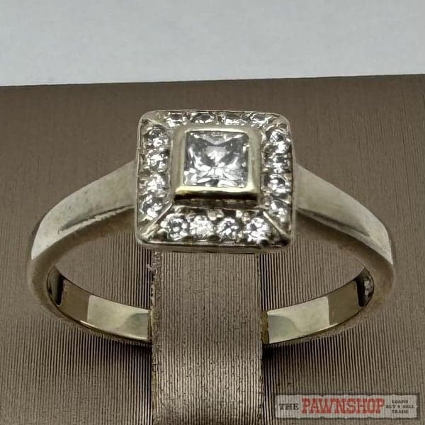9ct White Gold 0.25ct TDW Diamond Princess Cut Diamond Cluster Ring ~ $2,000!